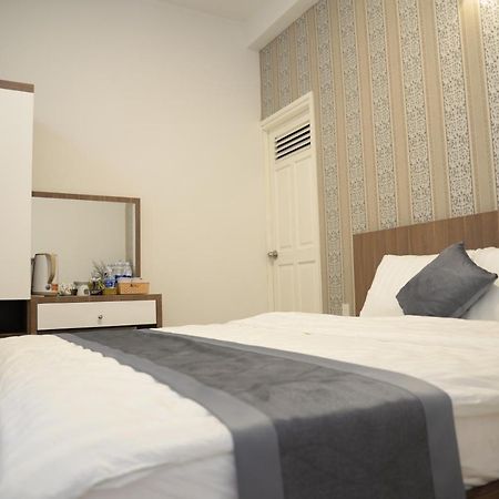Amis Hotel Dalat Exteriör bild